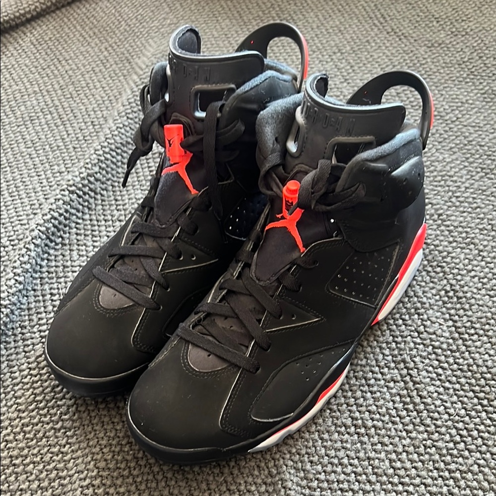 Nike Air Jordan 6 Retro Infared Men's Black and Red Sneakers (LIKE NEW)